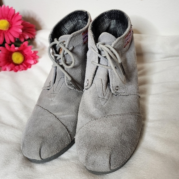 Tom's Suede Wedge Ankle Boots Lace Up Womens Shoes Booties Aztec Pattern Comfy - Picture 7 of 15